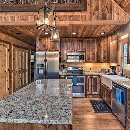 Modern Murphy Cabin With Nottely River Views! エクステリア 写真