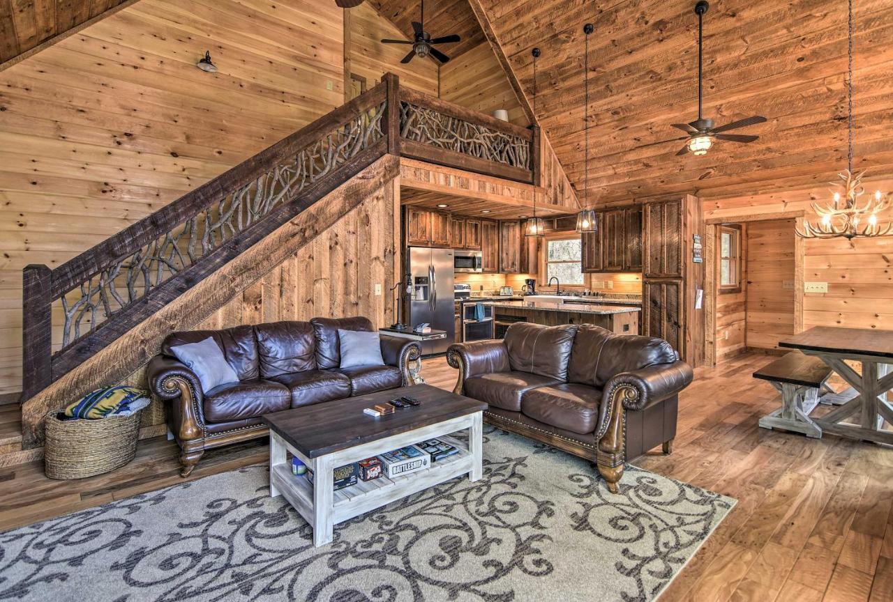 Modern Murphy Cabin With Nottely River Views! エクステリア 写真