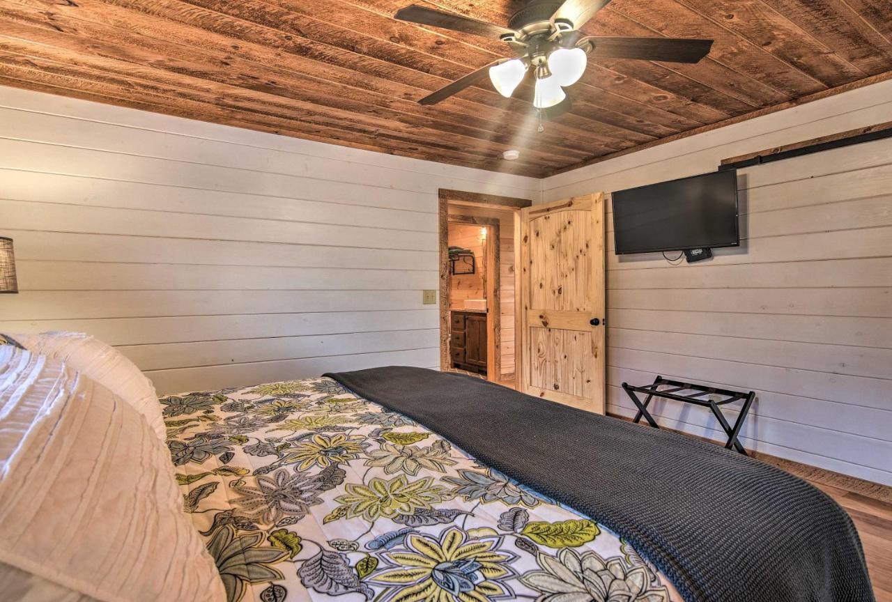 Modern Murphy Cabin With Nottely River Views! エクステリア 写真