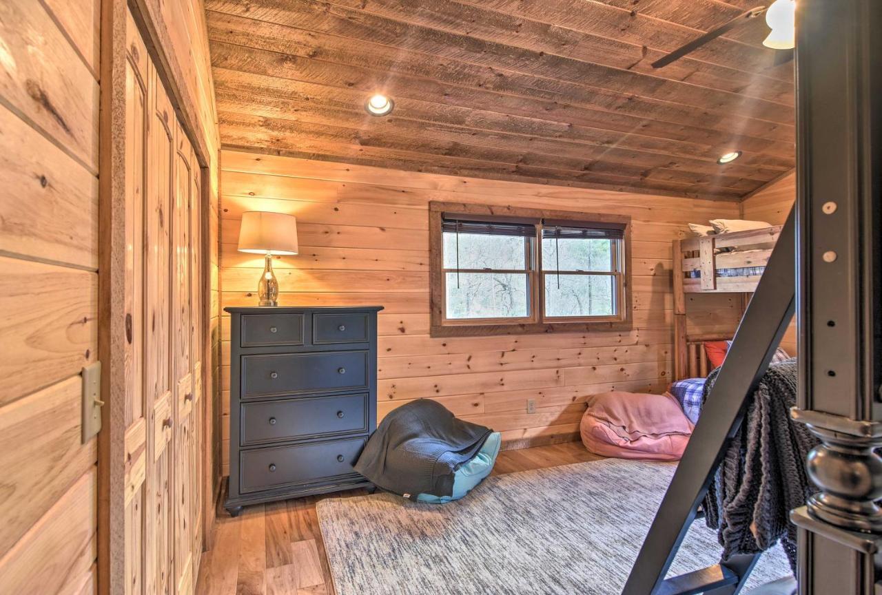 Modern Murphy Cabin With Nottely River Views! エクステリア 写真